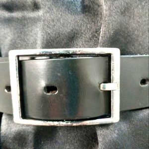 Bacharach Black Belt, Leather Made in Italy, Size 32. 34